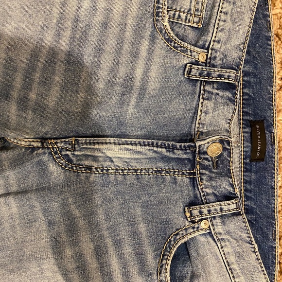 Ripped Jeans - Picture 3 of 4